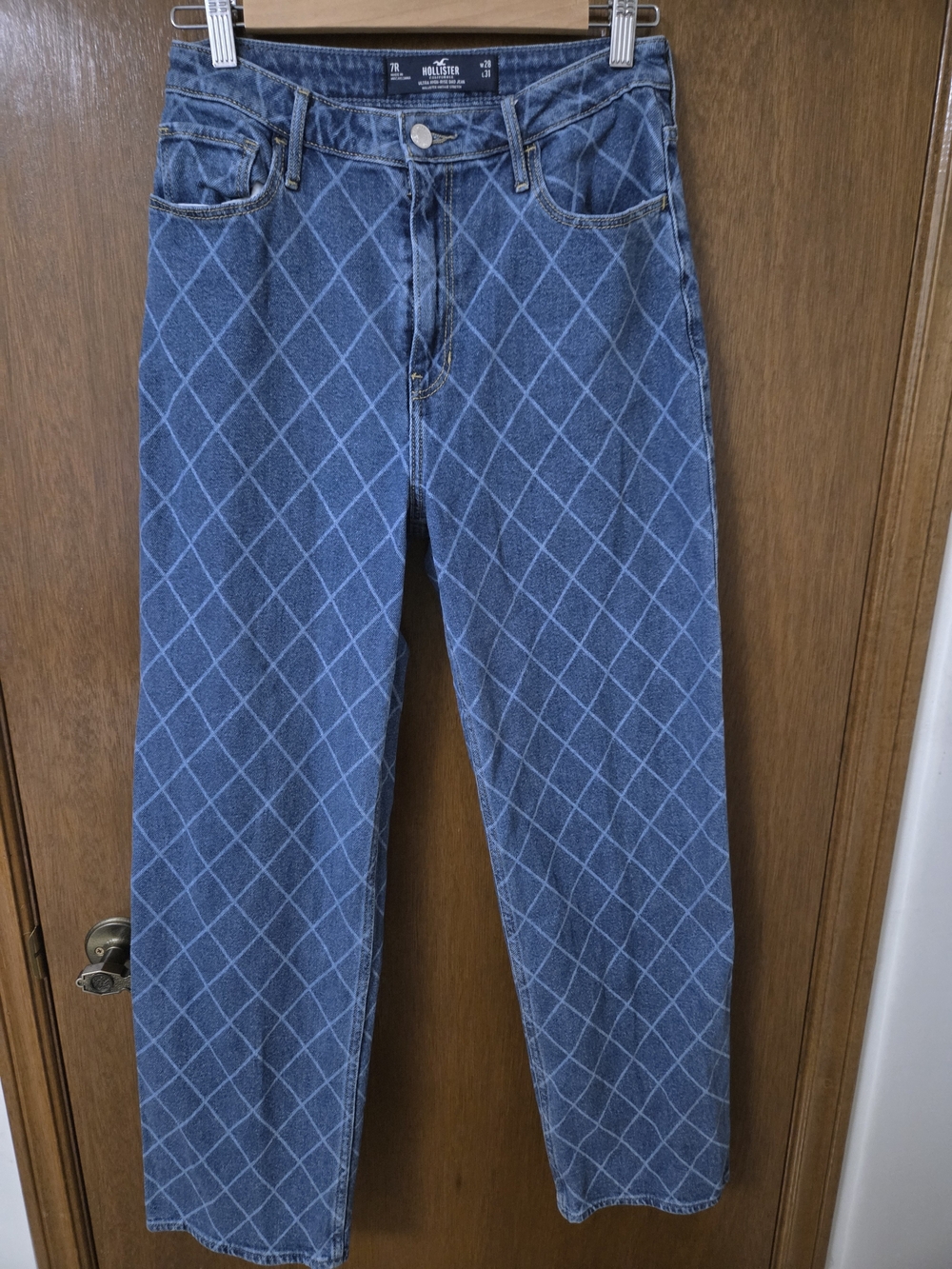 Hollister Women's Blue Diamond-Pattern Straight Leg Dad Jeans